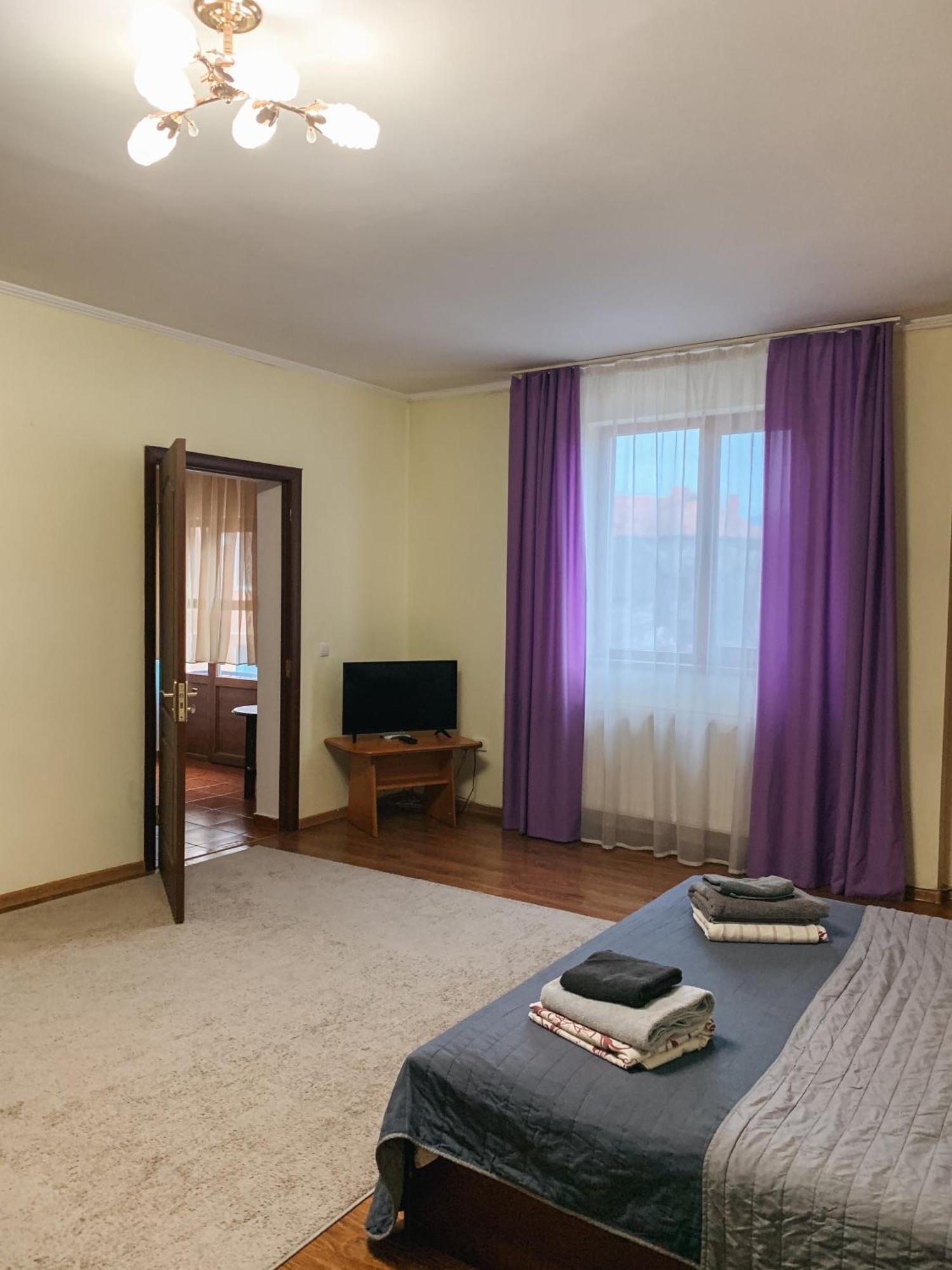 Apartments Domovik Beljaeva,5а Мукачево Екстер'єр фото